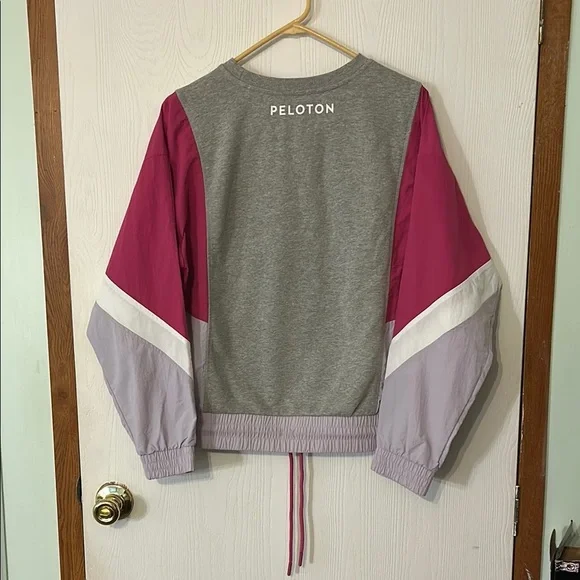 Peloton Gray and Pink Women's Pullover Size Medium - Picture 2 of 9